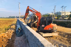 Nhiều nhà thầu tham dự gói thầu xây lắp nhưng hồ sơ dự thầu thiếu tài liệu về hợp đồng tương tự, không làm rõ theo yêu cầu. Ảnh: Nhã Chi