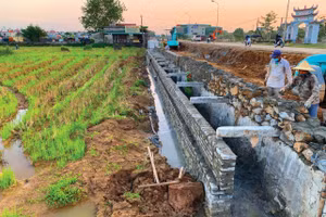 Thời gian lựa chọn nhà thầu nhiều gói thầu xây lắp ở cấp cơ sở bị kéo dài so với kế hoạch. Ảnh: Nhã Chi
