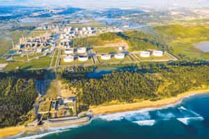 Thông qua các dự án đầu tư quy mô lớn, Petrovietnam tạo ra nhu cầu đối với hàng loạt ngành công nghiệp và dịch vụ trong nước