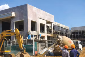 Nhiều nhà thầu bị loại tại các gói thầu xây lắp vì đề xuất tài liệu nhân sự, thiết bị không hợp lệ. Ảnh: Nhã Chi