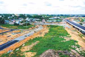 Những quy định mới được kỳ vọng sẽ tháo gỡ khó khăn, vướng mắc, đơn giản hóa thủ tục, đẩy nhanh tiến độ thực hiện, nâng cao hiệu quả sử dụng đất thông qua đấu thầu lựa chọn nhà đầu tư dự án đầu tư kinh doanh. Ảnh: Nhật Tuệ