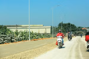 Những cuộc thầu công khai, minh bạch sẽ góp phần đẩy nhanh hành trình biến dòng vốn đầu tư công thành những công trình, dự án phục vụ nhân dân. Ảnh: Bích Thảo