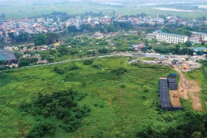 Pháp luật đất đai không quy định việc giao đất, cho thuê đất để thực hiện 1 dự án đồng thời cho nhiều tổ chức kinh tế, nhiều nhà đầu tư hoặc liên danh nhà đầu tư hoặc doanh nghiệp dự án do các nhà đầu tư thành lập. Ảnh: Tiến Giang