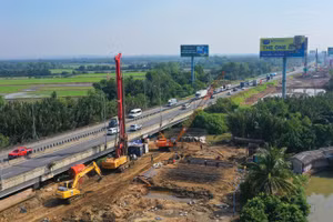 TP.HCM quyết tâm không dàn trải nguồn lực, tập trung mọi lợi thế để hoàn thiện mạng lưới hạ tầng giao thông. Ảnh: Lê Tiên