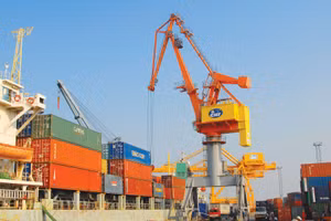 Tổng kim ngạch xuất nhập khẩu hàng hóa quý I/2026 đạt 249,50 tỷ USD, tăng 23% so với cùng kỳ năm trước. Ảnh: Nhã Chi