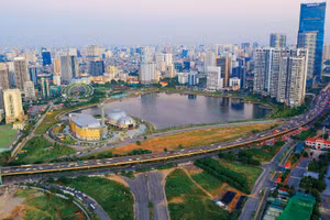 Hà Nội được giao thẩm quyền trong phê duyệt dự án, quyết định tiêu chí, điều kiện, hồ sơ, trình tự, thủ tục lựa chọn nhà đầu tư, nhà thầu với các dự án đầu tư lớn, quan trọng trên địa bàn. Ảnh: Lê Tiên