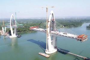 Dự án Cầu Phước An được triển khai thi công bảo đảm tiến độ, đạt hơn 50% giá trị xây lắp. Ảnh: Phạm Tùng