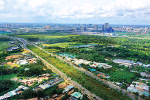 Nhà đầu tư phải cạnh tranh năng lực tài chính, kinh nghiệm phát triển bất động sản và đặc biệt là chất lượng phương án đầu tư và giá trị gia tăng dành cho địa phương tại các dự án khu đô thị đang được mời thầu tại TP.HCM. Ảnh: Hữu Hằng