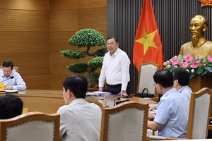 Phó Thủ tướng Thường trực Phạm Gia Túc làm việc với các bộ Tài chính, Xây dựng, Công Thương, Nông nghiệp và Môi trường - Ảnh: VGP/Phương Nguyên