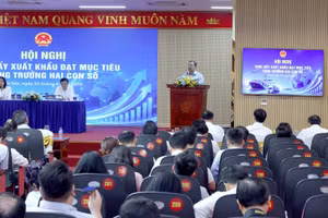 Phó Thủ tướng Thường trực yêu cầu phát huy hiệu quả công tác xúc tiến thương mại, dự báo thị trường, cảnh báo sớm và hỗ trợ doanh nghiệp ứng phó với các vụ việc phòng vệ thương mại - Ảnh: VGP/Phương Nguyên