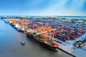 Phấn đấu hoàn thành các chỉ tiêu chủ yếu về xây dựng và phát triển Việt Nam trở thành quốc gia biển mạnh giai đoạn 2026 - 2030.