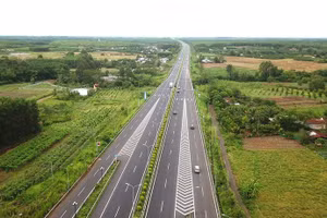 Hội đồng có trách nhiệm hoàn thiện báo cáo thẩm định, trong đó nêu rõ kết luận dự án có đủ điều kiện hay chưa đủ điều kiện để Chính phủ trình Quốc hội xem xét điều chỉnh chủ trương đầu tư