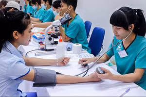 Mục tiêu đặt ra là mỗi người dân được khám sức khỏe ít nhất một lần mỗi năm, đồng thời được lập và quản lý sổ sức khỏe điện tử nhằm giảm gánh nặng chi phí y tế