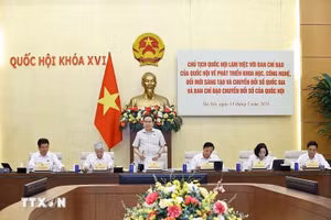 Chủ tịch Quốc hội Trần Thanh Mẫn chủ trì cuộc làm việc với Ban Chỉ đạo của Quốc hội về phát triển khoa học, công nghệ, đổi mới sáng tạo, chuyển đổi số quốc gia và Ban Chỉ đạo chuyển đổi số của Quốc hội - Ảnh: TTXVN