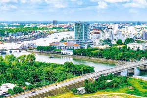 Xác định mô hình, cấu trúc không gian tổng thể toàn thành phố có bản sắc của đô thị sông - nước gắn với các hạ tầng tự nhiên.