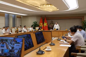 Phó Thủ tướng Thường trực đề nghị 7 tỉnh, thành phố thống nhất quyết tâm tự bảo đảm nguồn vốn đầu tư đường song hành và giải phóng mặt bằng theo nhiệm vụ được giao - Ảnh: VGP/Phương Nguyên 