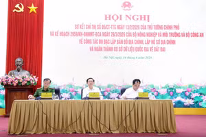 Phó Thủ tướng Hồ Quốc Dũng và các đại biểu dự Hội nghị - Ảnh: VGP/Gia Huy