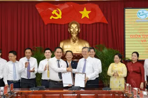 Lãnh đạo UBND thành phố Cần Thơ và lãnh đạo Tập đoàn T&T Group ký kết Thỏa thuận hợp tác 