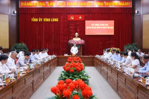 Thủ tướng Lê Minh Hưng chủ trì cuộc làm việc với Ban Thường vụ Tỉnh ủy Vĩnh Long - Ảnh: VGP/Nhật Bắc