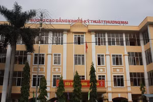 Sáp nhập Trường Cao đẳng Kinh tế - Kỹ thuật Thương mại vào Trường Đại học Điện lực