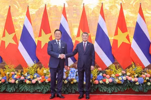 Thủ tướng Lê Minh Hưng và Thủ tướng Vương quốc Thái Lan Anutin Charnvirakul - Ảnh: VGP/Nhật Bắc