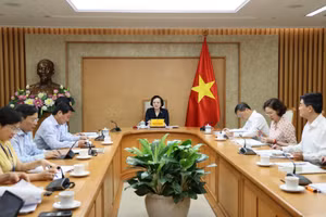 Bí thư Trung ương Đảng, Phó Thủ tướng Phạm Thị Thanh Trà chủ trì cuộc họp với các bộ, ngành và UBND tỉnh Quảng Ninh về Đề án thành lập thành phố Quảng Ninh - Ảnh: VGP/Thu Giang