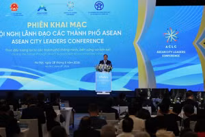 Phó Thủ tướng Thường trực Phạm Gia Túc phát biểu khai mạc Hội nghị Lãnh đạo các thành phố ASEAN, trong khuôn khổ Diễn đàn Tương lai ASEAN 2026 - Ảnh: VGP/Phương Nguyên