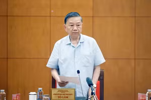 Tổng Bí thư, Chủ tịch nước chỉ rõ, tập trung rà soát, xác định đúng các nhóm vật liệu ưu tiên, tránh dàn trải - Ảnh: TTXVN