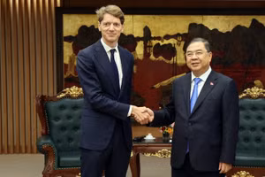 Phó Thủ tướng Thường trực Phạm Gia Túc tiếp xã giao ông Robert Maersk Uggla, Chủ tịch Tập đoàn A.P. Moller Holding (APM Holding) kiêm Chủ tịch Tập đoàn Maersk (thành viên của APM Holding) - Ảnh: VGP/Phương Nguyên