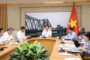 Phó Thủ tướng Hồ Quốc Dũng chủ trì cuộc họp về việc thành lập Khu Công nghệ cao của tỉnh Hưng Yên - Ảnh: VGP/Gia Huy