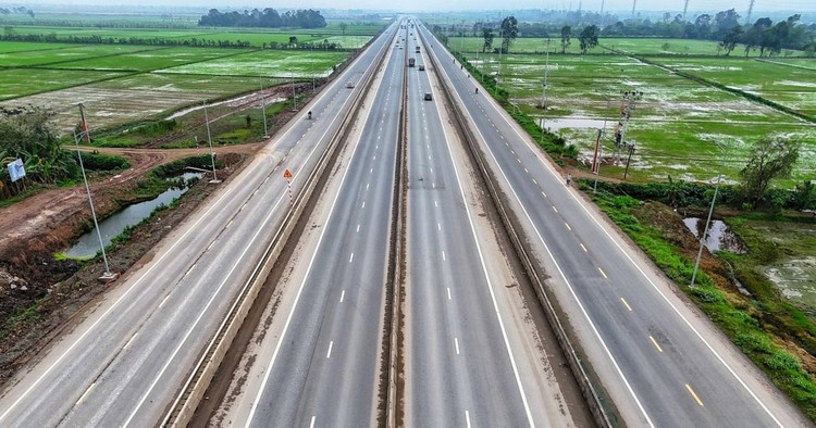 Điểm tin kế hoạch lựa chọn nhà thầu một số gói thầu lớn ngày 20/8/2025