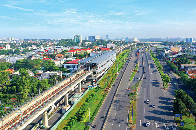 Việt Nam đang tiếp tục nâng cao năng lực cạnh tranh thông qua việc cải thiện chất lượng kết cấu hạ tầng Ảnh: Lê Tiên