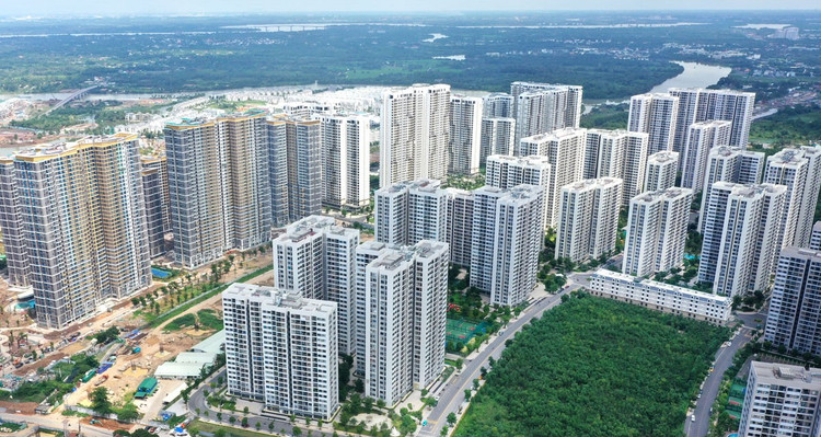 Việc đẩy mạnh giải ngân đầu tư công, hoàn thiện hạ tầng cũng làm gia tăng giá trị và sức hấp dẫn của các dự án bất động sản. Ảnh: Tiên Giang