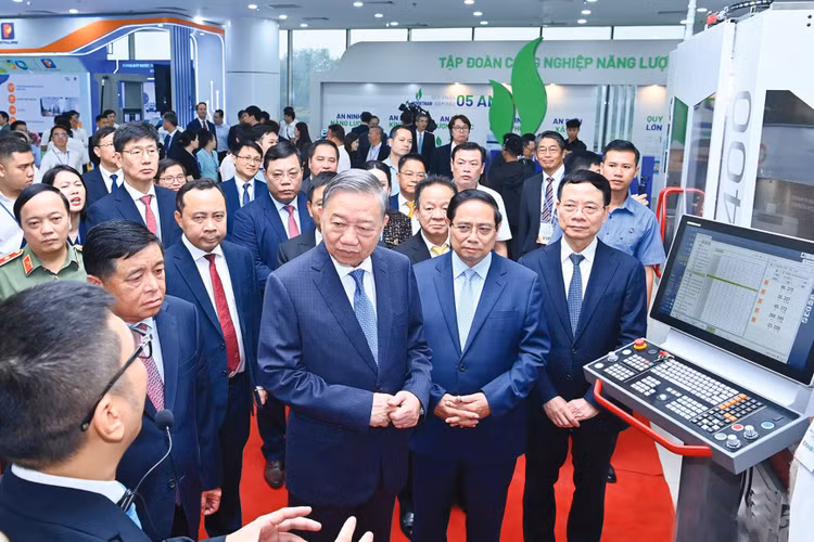 Doanh nhân Việt Nam không chỉ là người sản xuất, kinh doanh, mà còn là người kiến tạo xã hội mới - xã hội sáng tạo, nhân văn, thân thiện với môi trường và hướng tới phát triển bền vững. Ảnh: Đăng Khoa