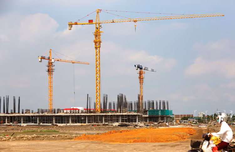 Công ty CP Đầu tư xây dựng và Phát triển đô thị Hồng Hà đang thực hiện một số gói thầu xây lắp tại Hà Nội. Minh họa: Nhã Chi