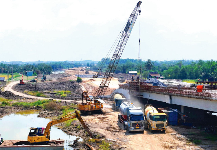 Trong thời gian còn lại của kế hoạch đầu tư công năm 2025, các đơn vị có kế hoạch vốn lớn, các dự án, công trình trọng điểm quốc gia nếu hoàn thành mục tiêu giải ngân sẽ đóng góp quan trọng vào kế hoạch chung của cả nước. Ảnh: Song Lê