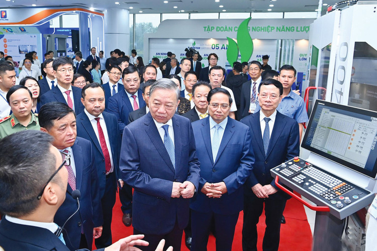 Doanh nhân Việt Nam không chỉ là người sản xuất, kinh doanh, mà còn là người kiến tạo xã hội mới - xã hội sáng tạo, nhân văn, thân thiện với môi trường và hướng tới phát triển bền vững. Ảnh: Đăng Khoa