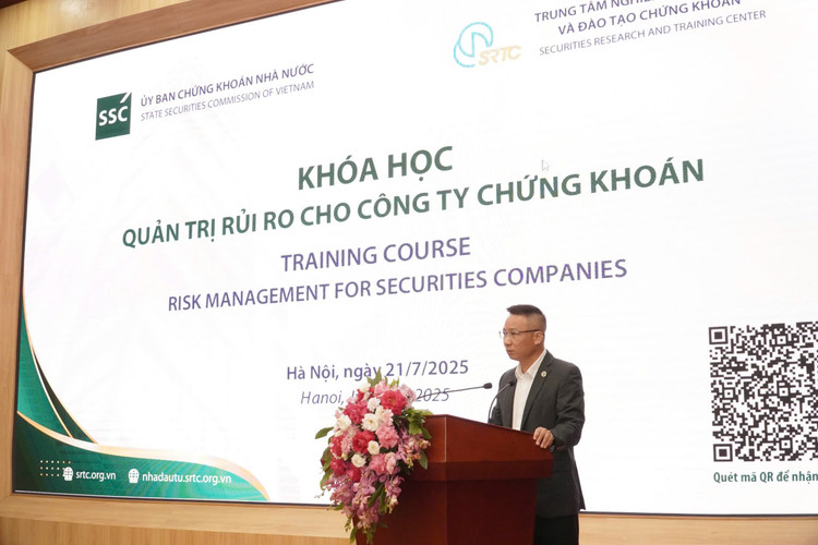 Phó Chủ tịch UBCKNN Hà Duy Tùng phát biểu khai mạc chương trình đào tạo