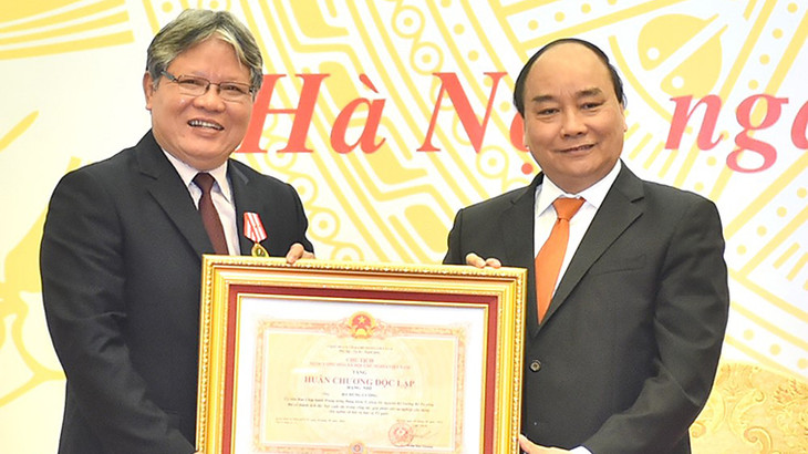 Không được cài cắm vào luật những lợi ích riêng ảnh 2