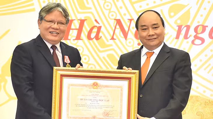 Không được cài cắm vào luật những lợi ích riêng ảnh 2