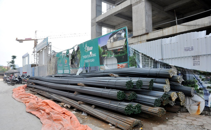 Hà Nội: Bậc tam cấp bị đập bỏ, nhiều dự án BĐS vẫn “ôm” trọn vỉa hè ảnh 14