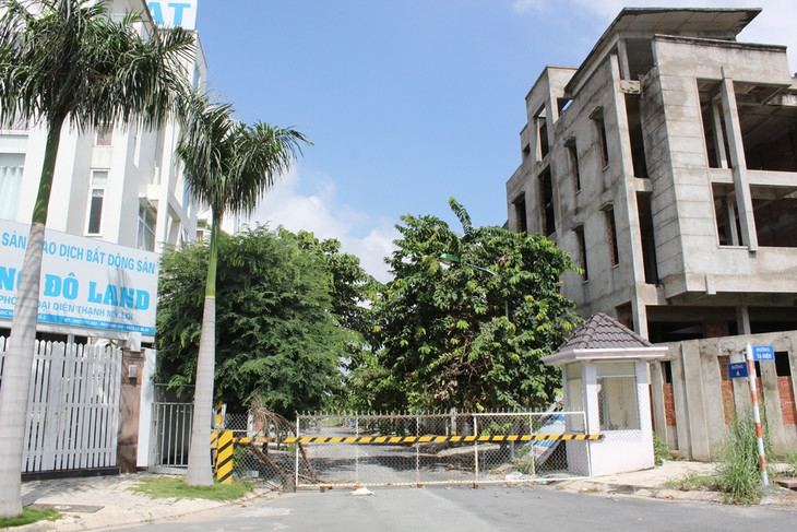 TP.HCM: Hoang tàn những dự án biệt thự hàng chục tỷ đồng ảnh 4