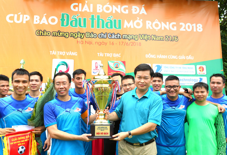 Đội Công ty CP Khoa học và Công nghệ xây dựng vô địch Cúp Báo Đấu thầu mở rộng 2018 ảnh 26