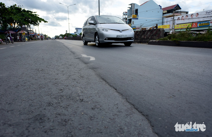 Đoạn đường nâng cấp 300 tỉ qua Cai Lậy: mới xài đã xuống cấp ảnh 7