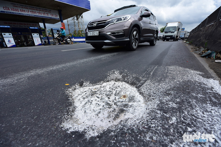 Đoạn đường nâng cấp 300 tỉ qua Cai Lậy: mới xài đã xuống cấp ảnh 5