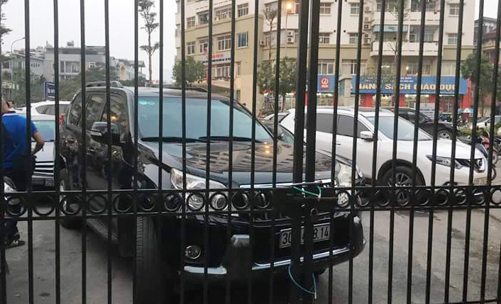 Cư dân Home City xếp hàng trước cổng 177 Trung Kính phản đối chủ đầu tư ảnh 7