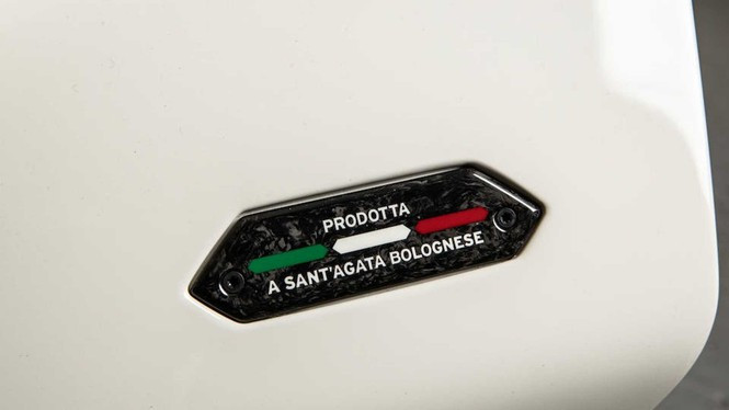 Lamborghini Veneno Roadster được đấu giá 8,3 triệu USD ảnh 10