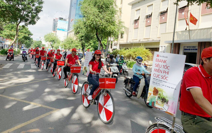  SeABank roadshow hưởng ứng không dùng tiền mặt và miễn phí chuyển tiền ảnh 6