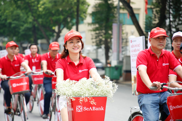  SeABank roadshow hưởng ứng không dùng tiền mặt và miễn phí chuyển tiền ảnh 2