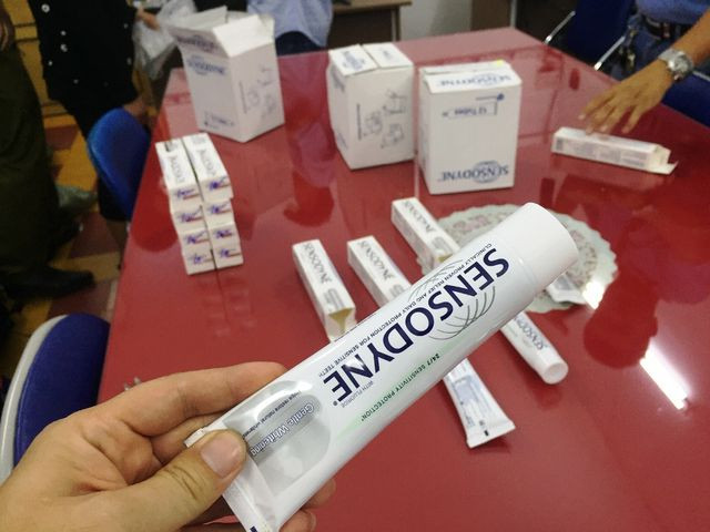 Tạm giữ “hàng loạt” sản phẩm nghi giả thương hiệu Lacoste, Uniqlo, The North Face ảnh 11